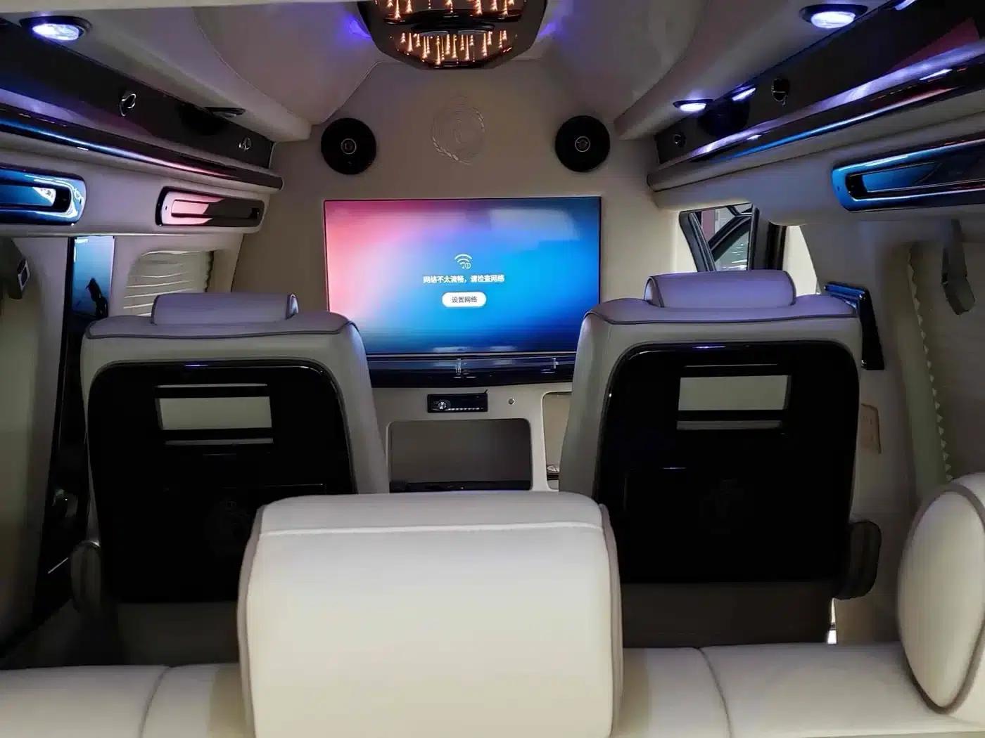 2014 SAVANA 6.0L Long Wheelbase Leader Edition — миниатюра 6