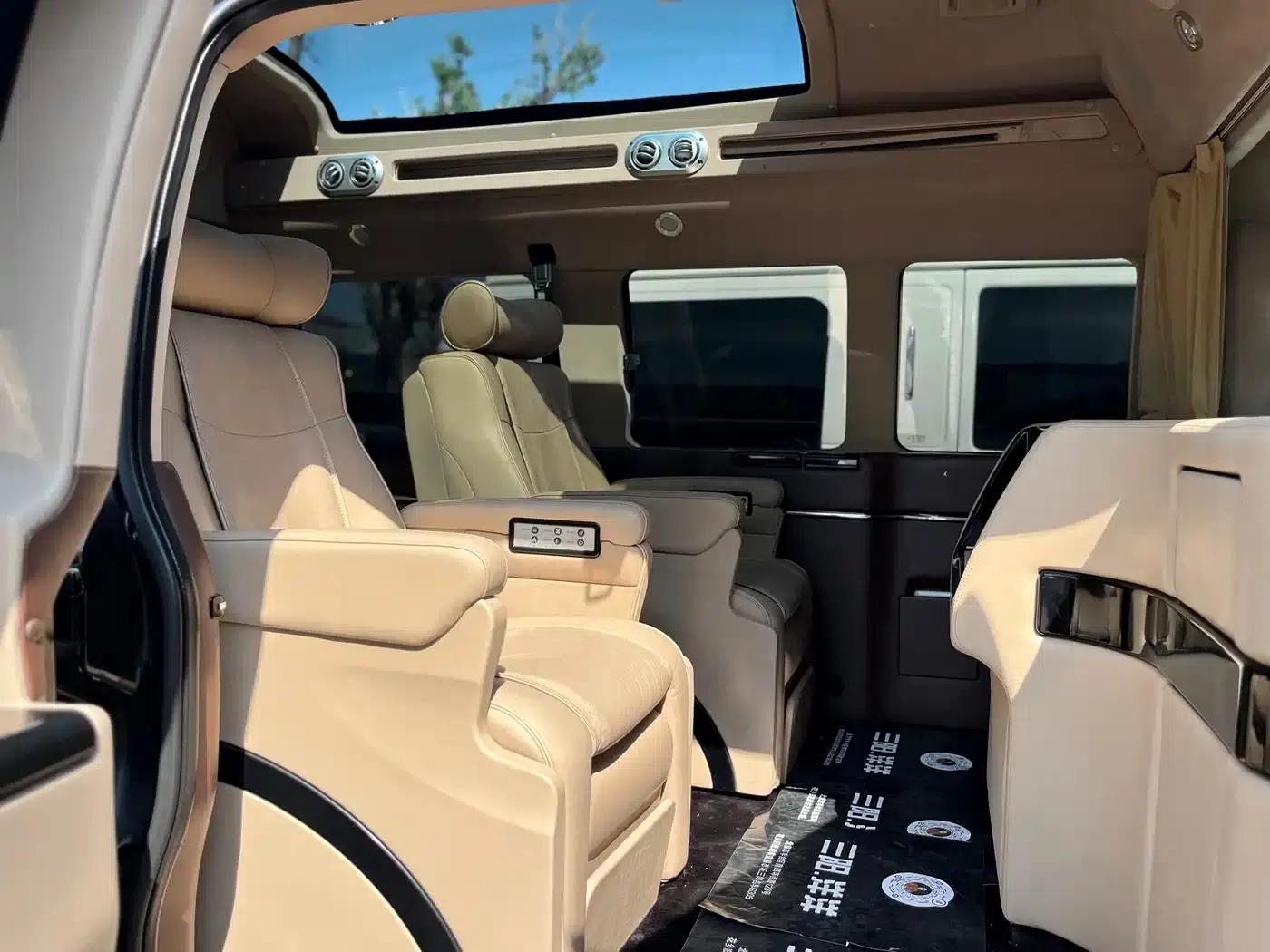 2014 SAVANA 5.3L AWD Leader Edition — миниатюра 12