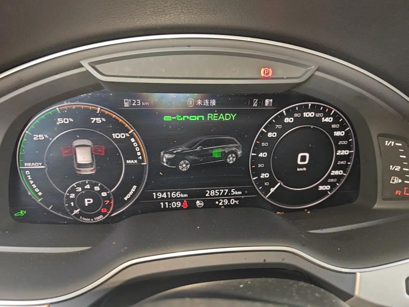 Audi Q7 New Energy 2019 55 e-tron — миниатюра 12