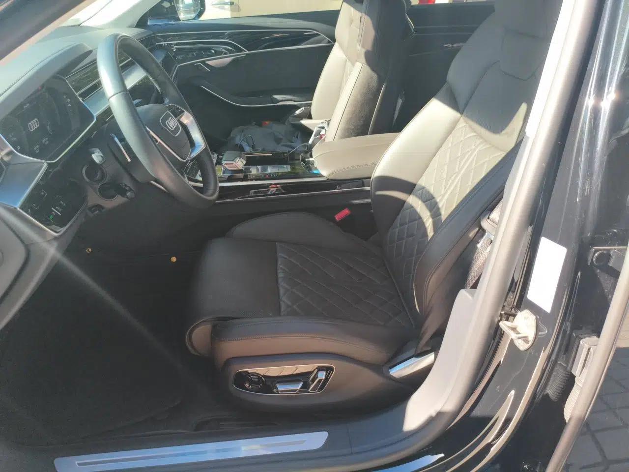 Audi A8 New Energy 2021 A8L 60 TFSIe quattro — миниатюра 16