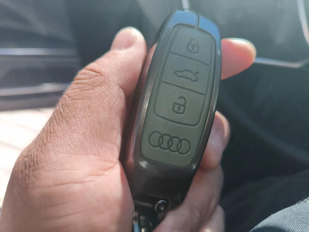 Audi A8 New Energy 2021 A8L 60 TFSIe quattro — миниатюра 9