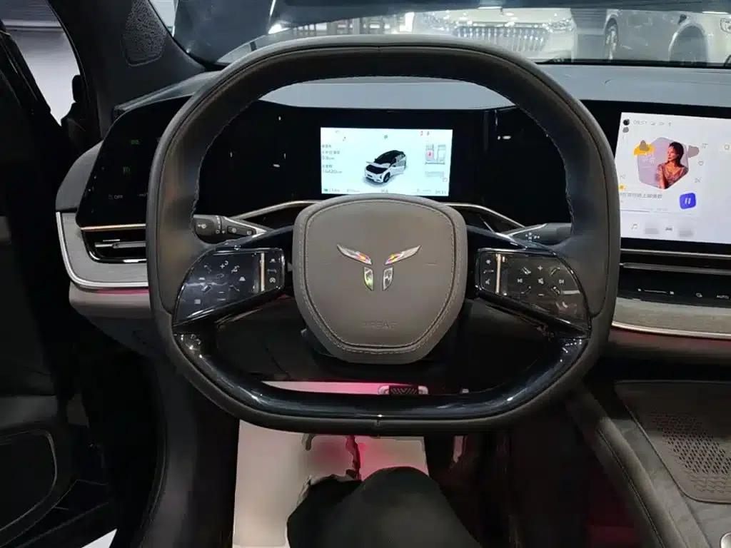 Hongqi Tiangong 08 2025 680 Ultra 4WD Edition — миниатюра 11