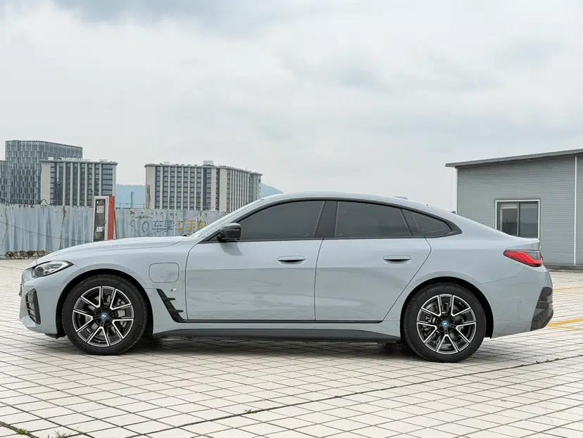 BMW i4 2023 eDrive40 — миниатюра 2