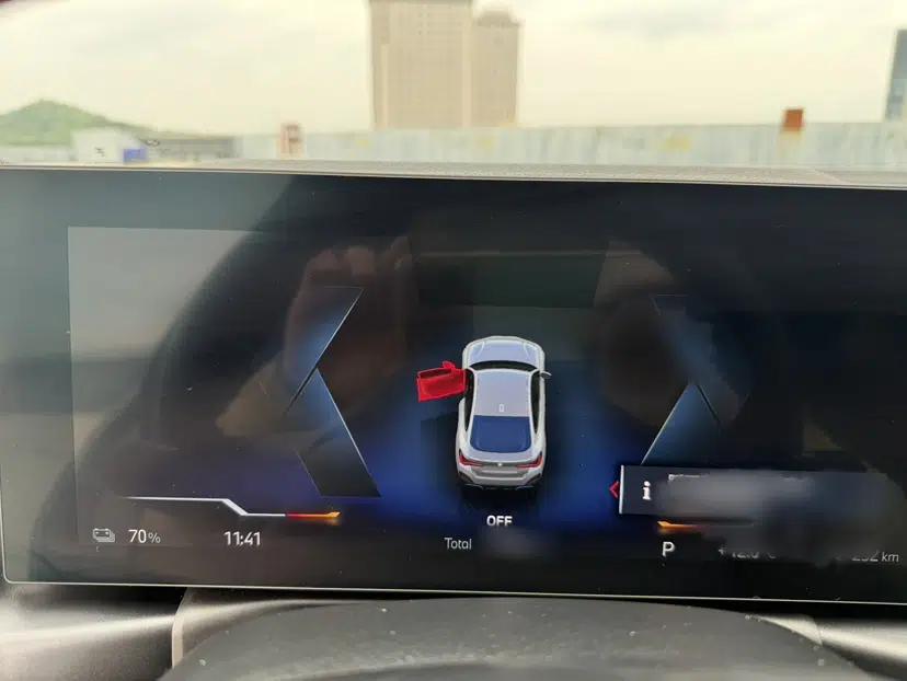 BMW i4 2023 eDrive40 — миниатюра 13