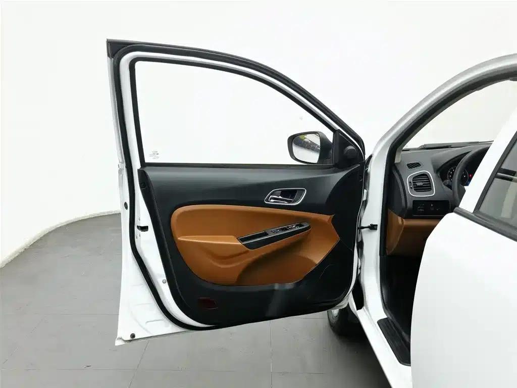 King Kong 2016 1.5L Manual Entry-Level Model — миниатюра 8