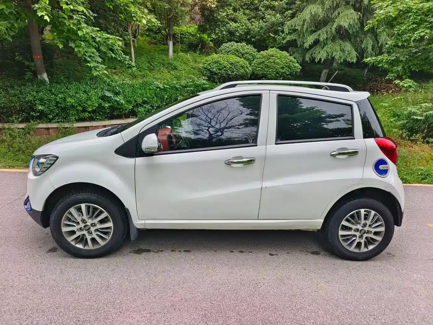 JAC iEV6E 2018 Upgraded Version iEV6E Luxury Intelligent Edition — миниатюра 3