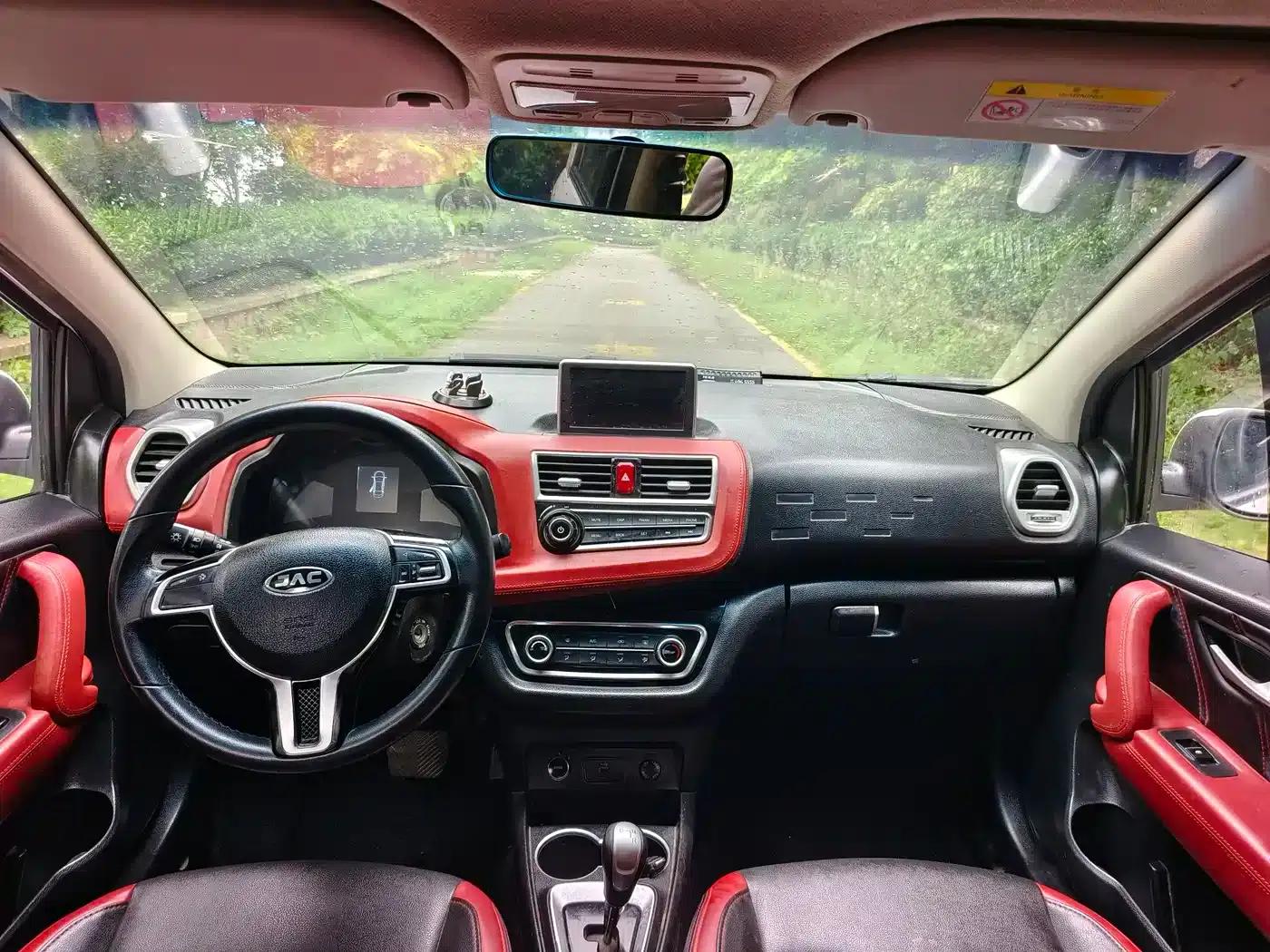 JAC iEV6E 2018 Upgraded Version iEV6E Luxury Intelligent Edition — миниатюра 6