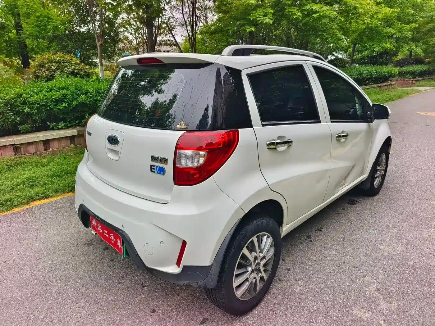 JAC iEV6E 2018 Upgraded Version iEV6E Luxury Intelligent Edition — миниатюра 8