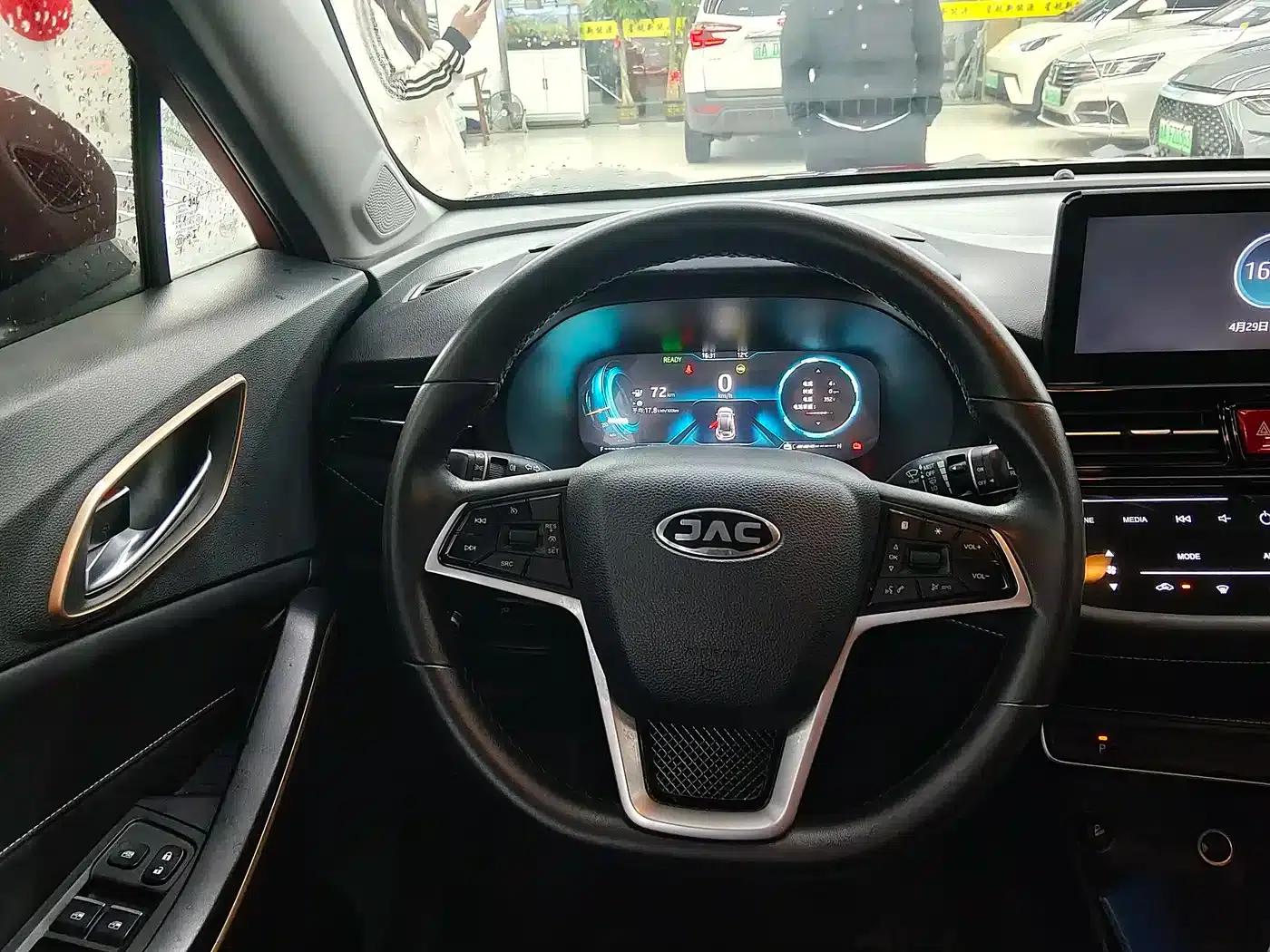 JAC iEVS4 2019 Luxury Smart Edition — миниатюра 14