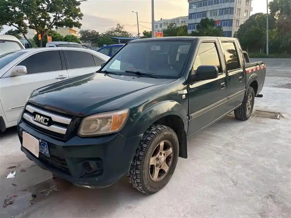 Baodian 2018 Model 2.9T New Value Two-Wheel Drive Diesel Luxury Standard Cargo Box JX4D30B5L — миниатюра 1