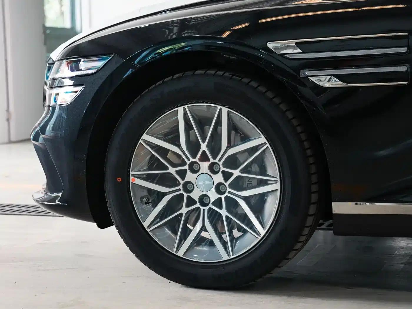 Genesis G80 2026 2.5T Rear-Wheel Drive Luxury Edition — миниатюра 3