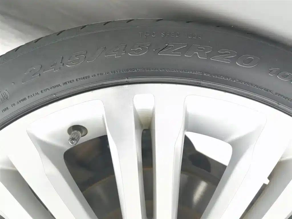 2013 Chrysler 300C Imported Model, 3.6L Premium Edition — миниатюра 24