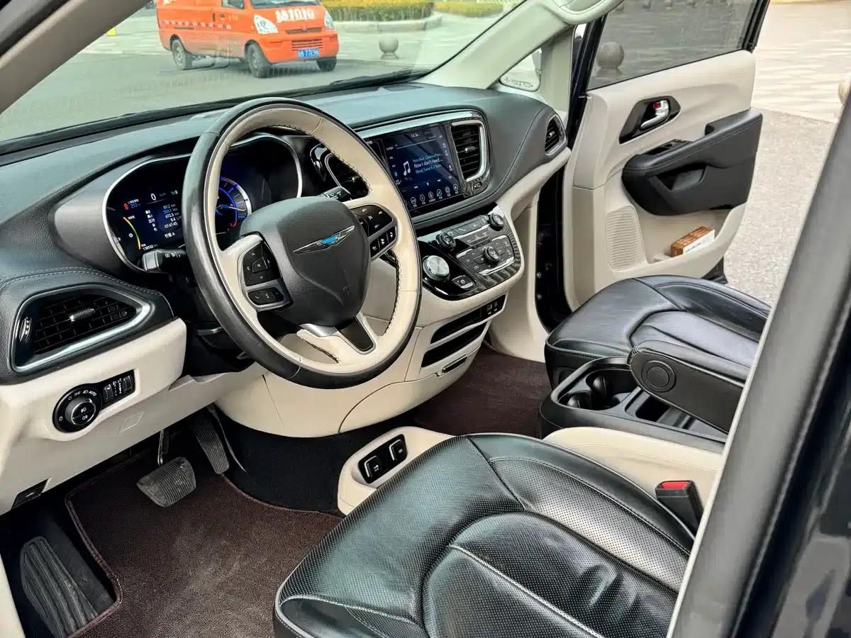 2019 Chrysler Grand Voyager PHEV (Imported) 3.6L Plug-in Hybrid — миниатюра 5