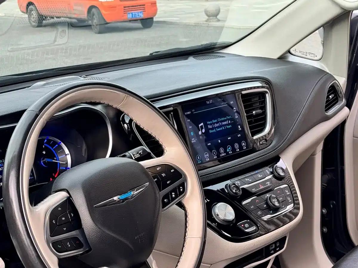 2019 Chrysler Grand Voyager PHEV (Imported) 3.6L Plug-in Hybrid — миниатюра 6