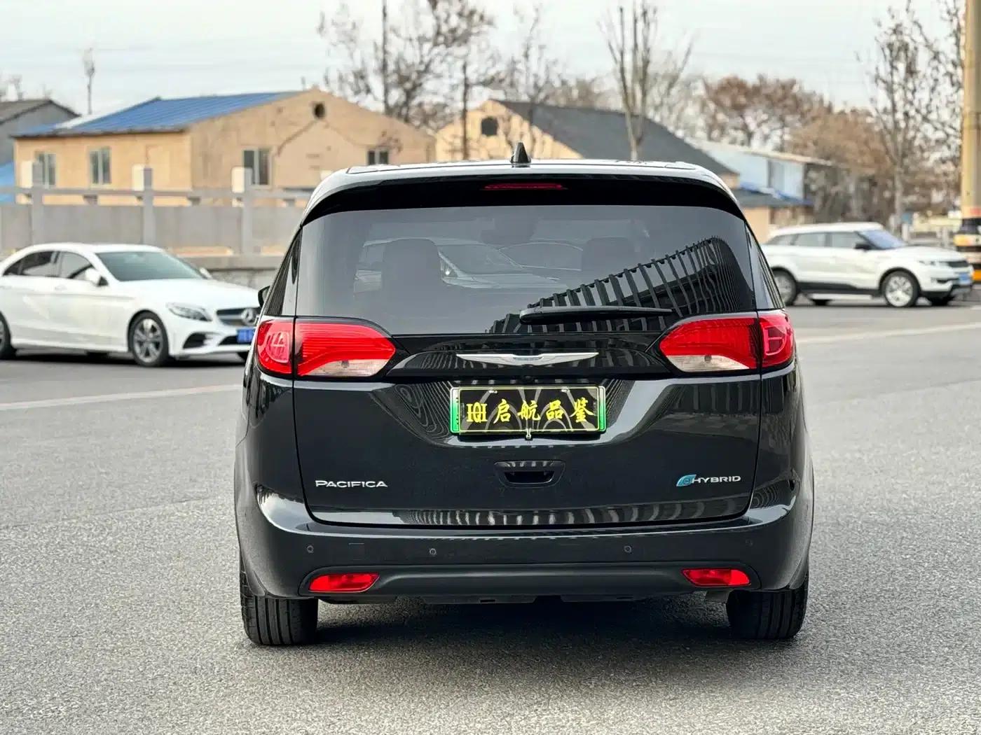 2019 Chrysler Grand Voyager PHEV (Imported) 3.6L Plug-in Hybrid — миниатюра 10