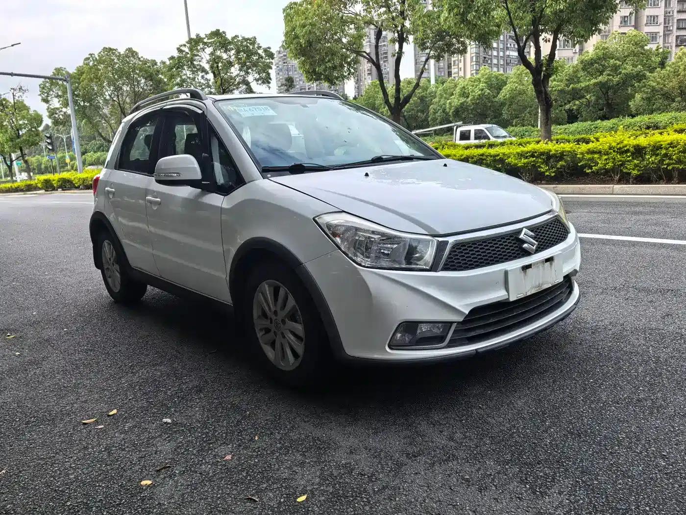 SX4 2013 1.6L Automatic Cool Edition — миниатюра 3