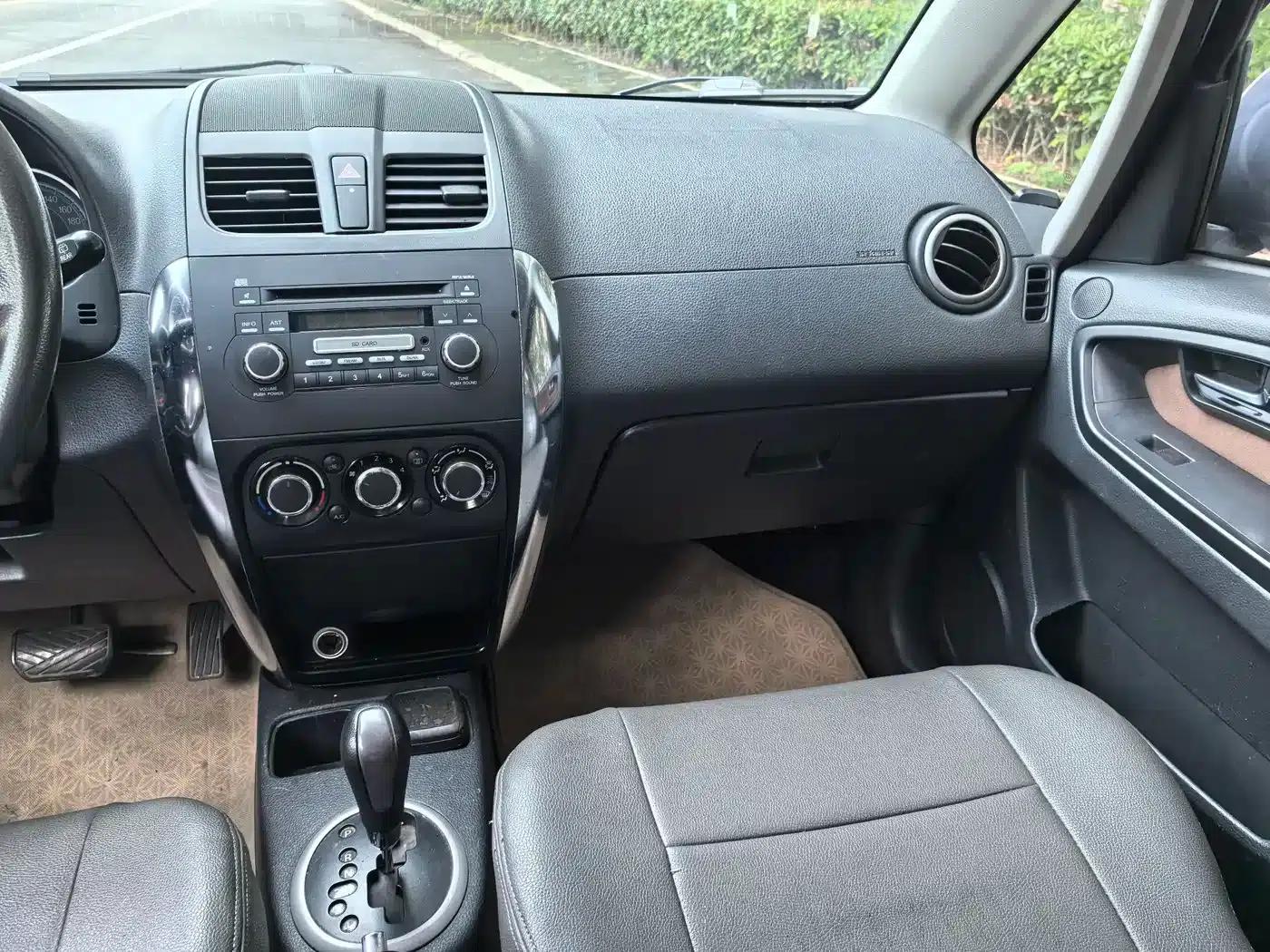 SX4 2013 1.6L Automatic Cool Edition — миниатюра 6
