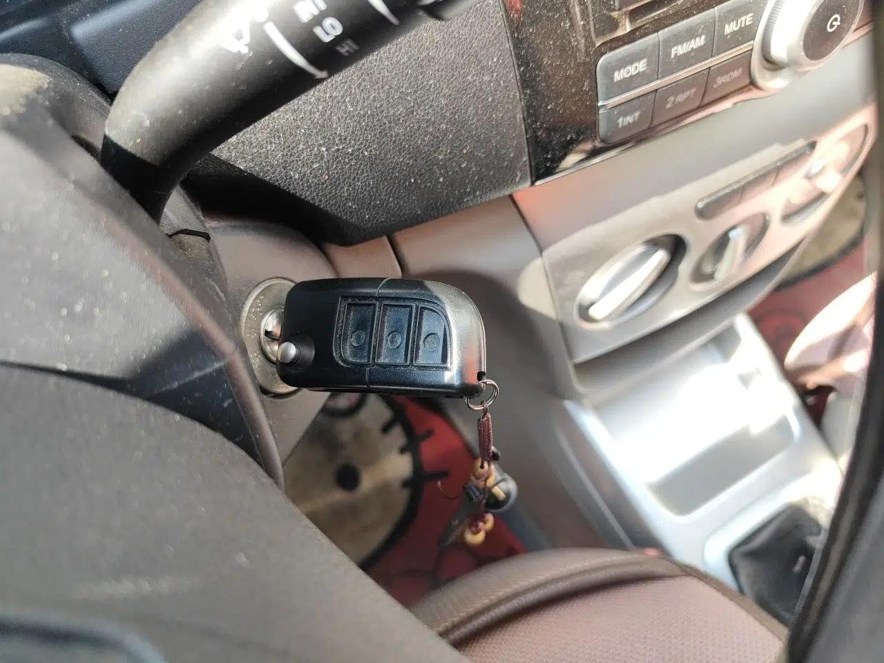 CHANGAN Alsvin V3 2012 1.3L Manual Comfort Version China IV Standard — миниатюра 9