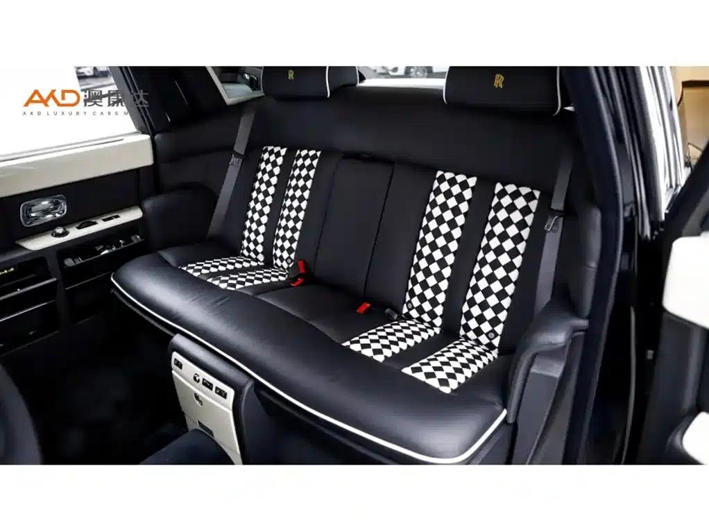 2013 Phantom 6.7L Extended Wheelbase (EWB) — миниатюра 7