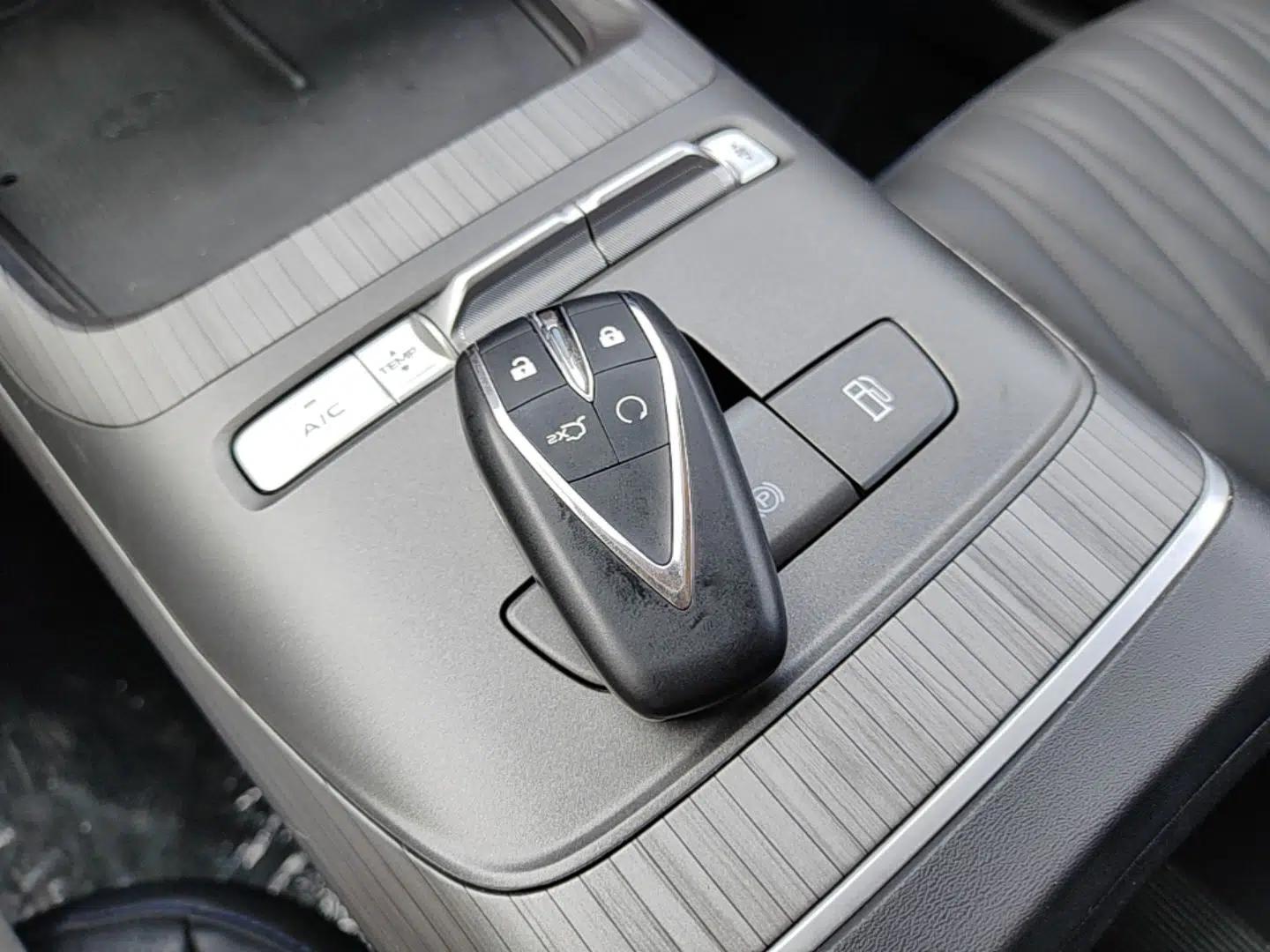 CHANGAN Eado PHEV 2025 Smart New Blue Whale 145KM Battleship Edition — миниатюра 12