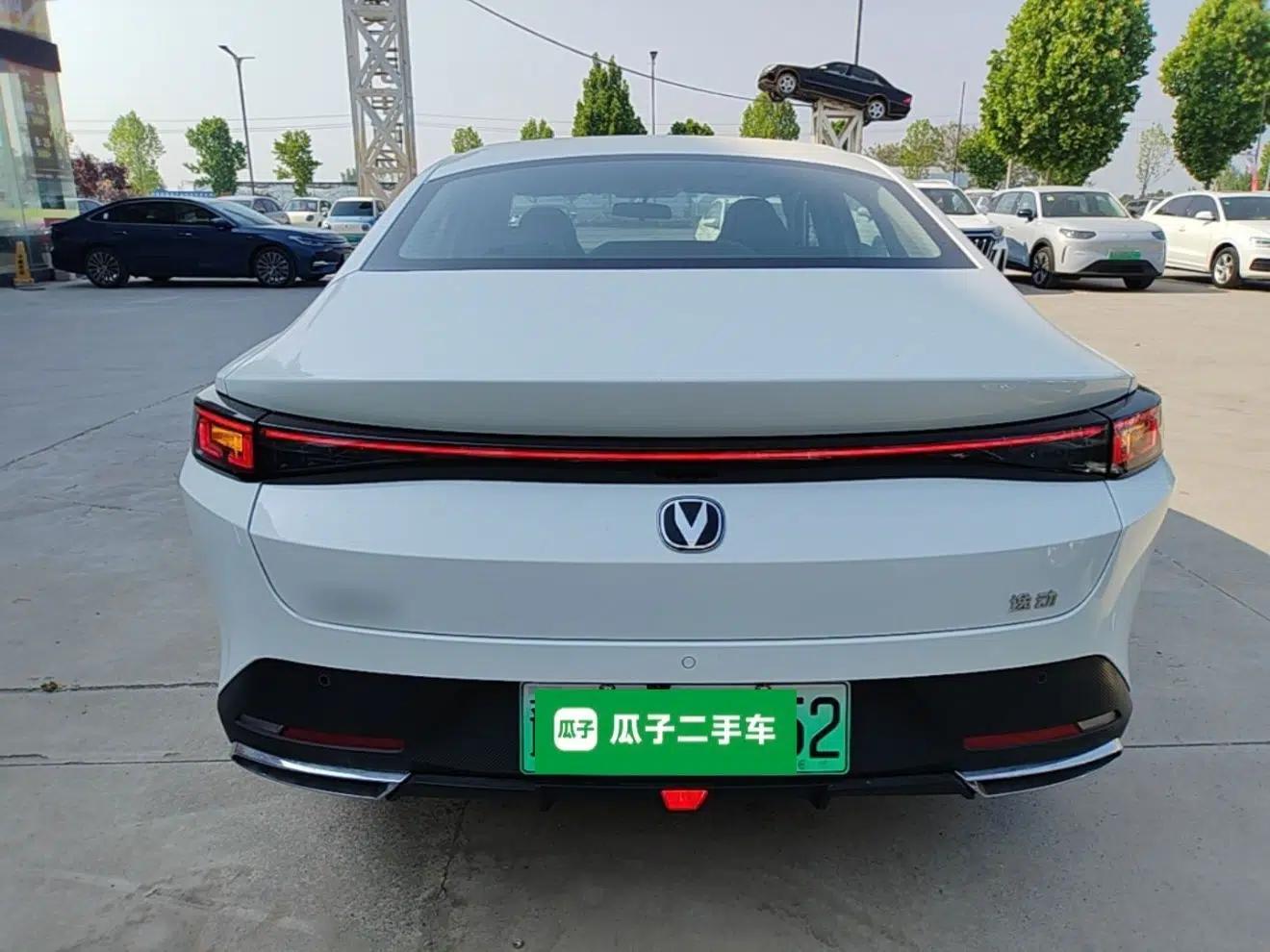 CHANGAN Eado PHEV 2025 Smart New Blue Whale 145KM Battleship Edition — миниатюра 5