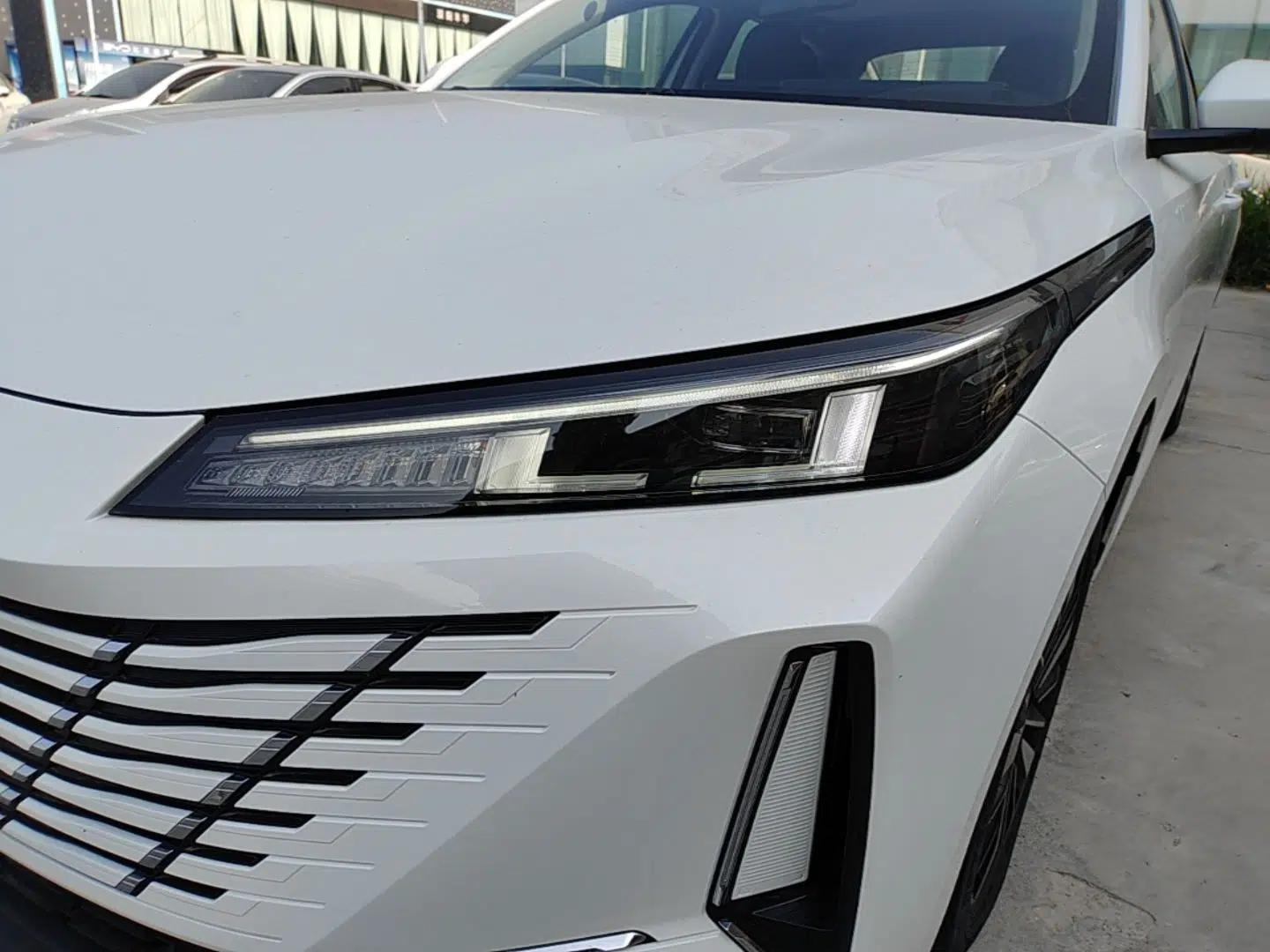 CHANGAN Eado PHEV 2025 Smart New Blue Whale 145KM Battleship Edition — миниатюра 9