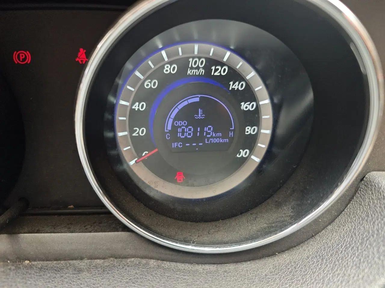 Great Wall C30 2013 1.5L Manual Luxury Model — миниатюра 13