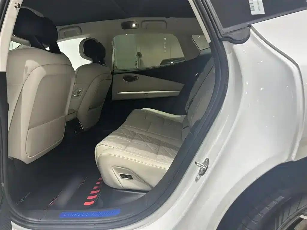 Lynk & Co 10 2025 Model 120 AWD Ultra — миниатюра 17