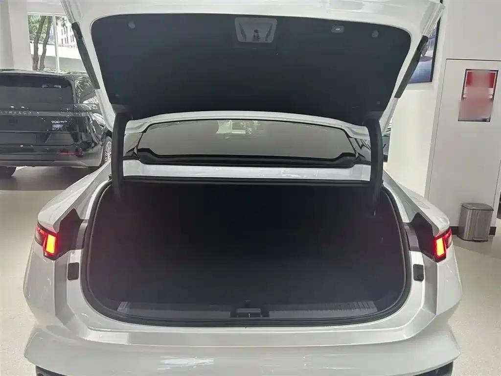 Lynk & Co 10 2025 Model 120 AWD Ultra — миниатюра 19