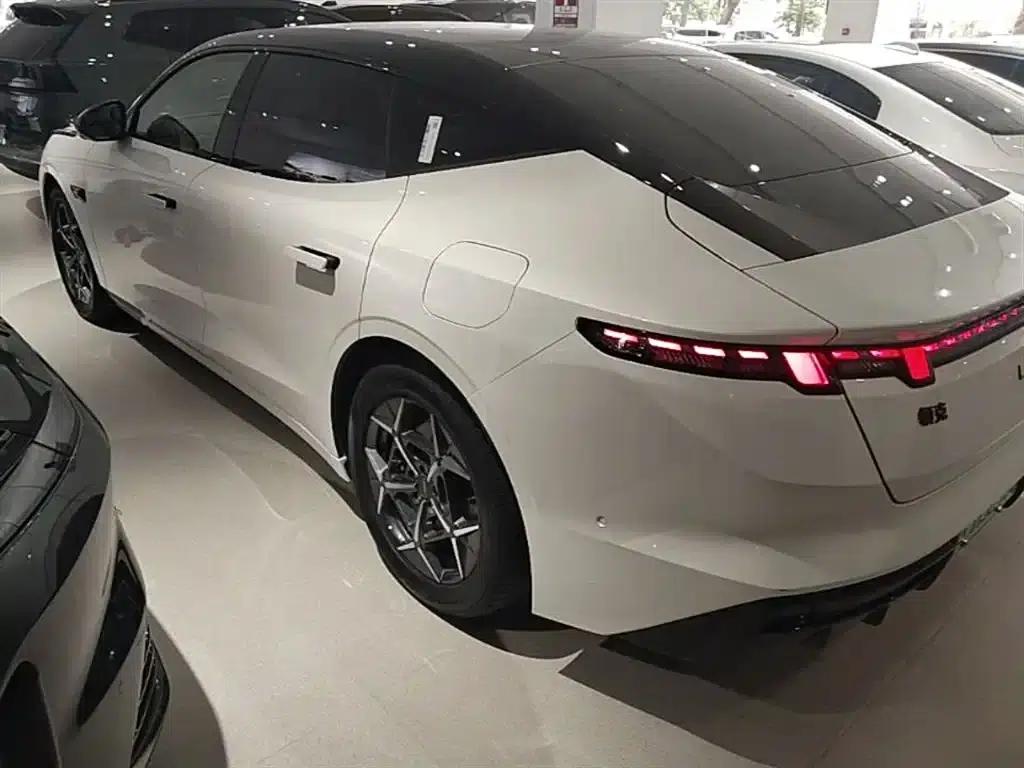 Lynk & Co 10 2025 Model 120 AWD Ultra — миниатюра 5