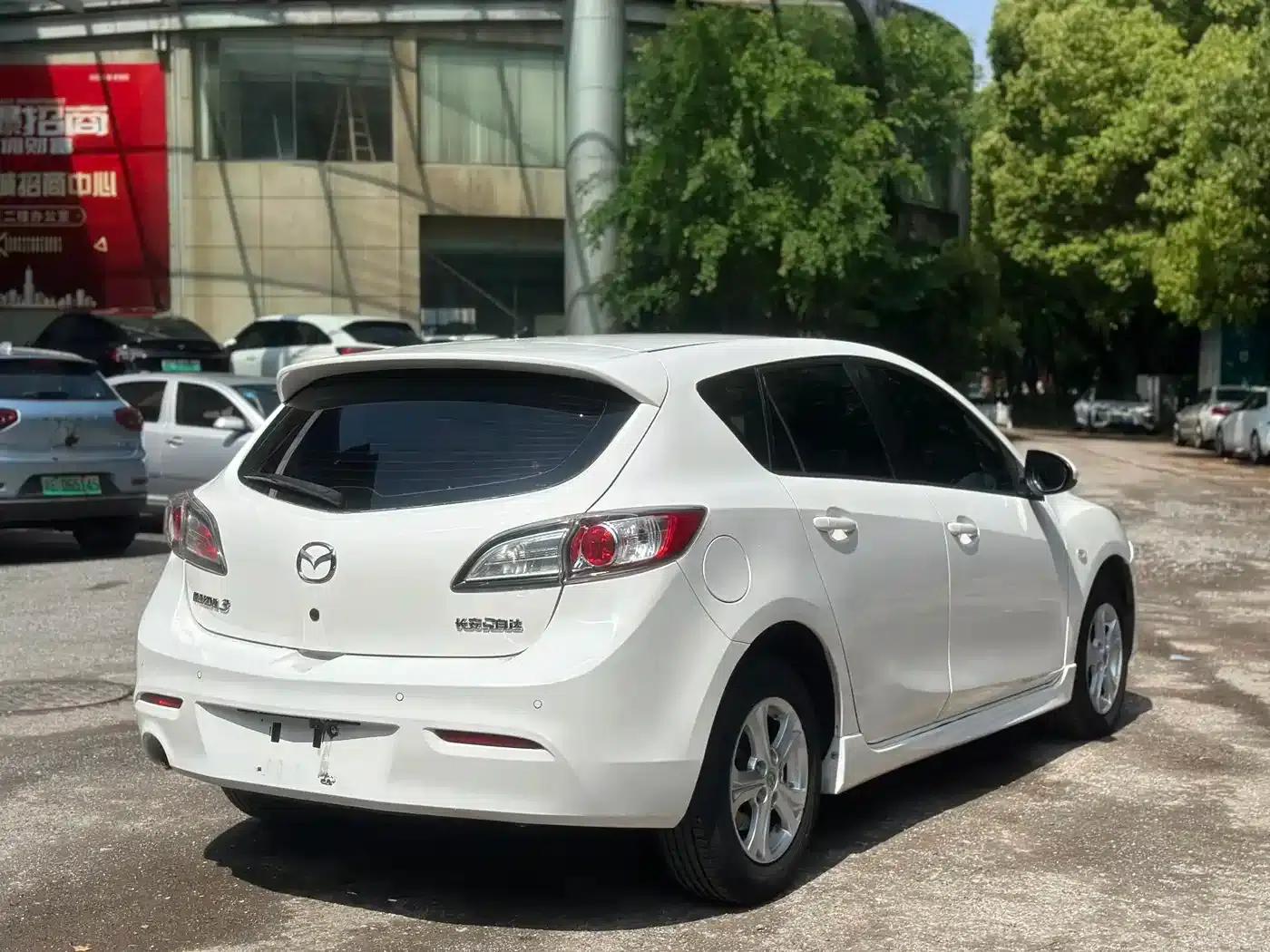 Mazda3 Axela 2013 Hatchback 1.6L Automatic Elite — миниатюра 6