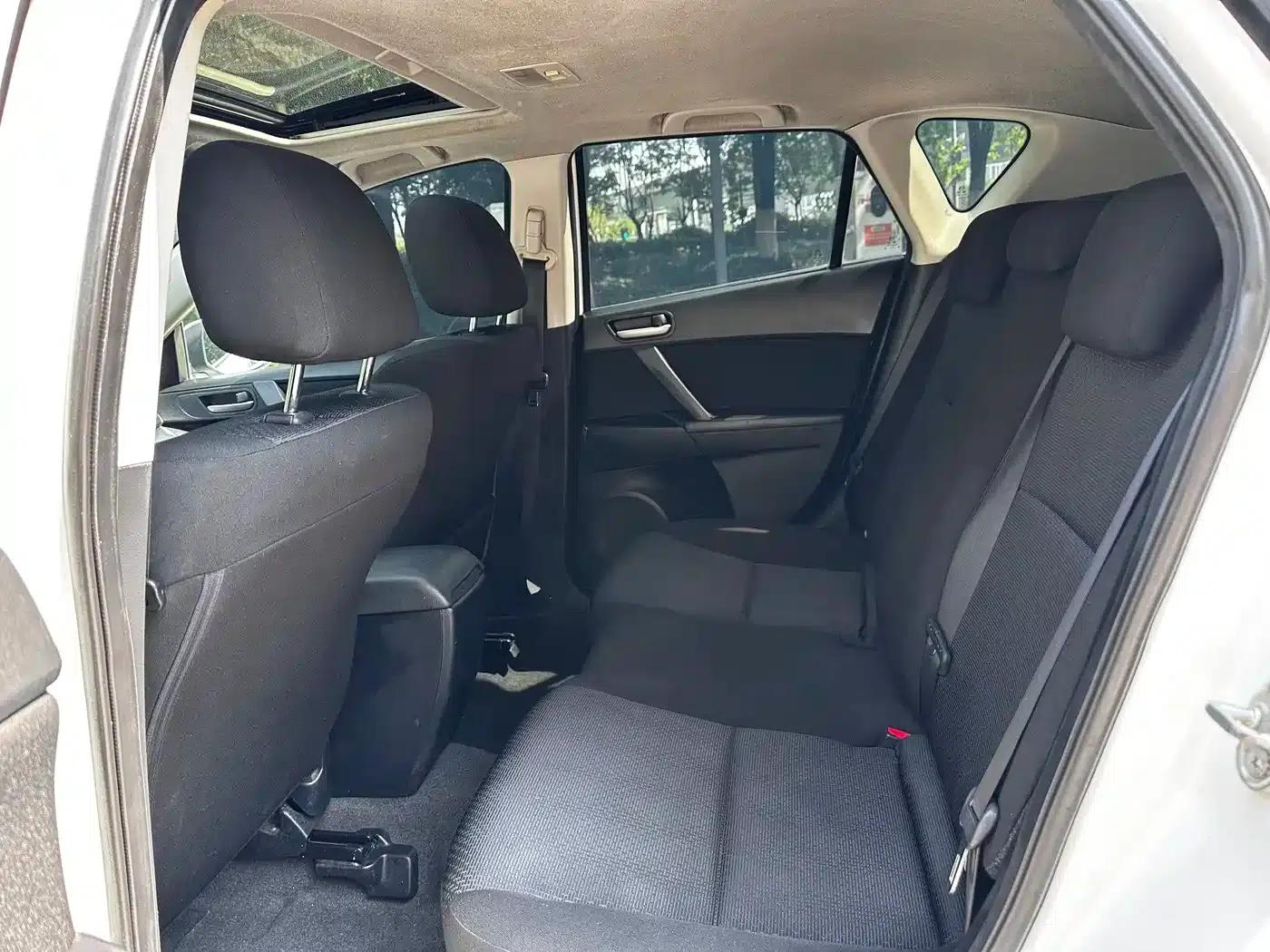 Mazda3 Axela 2013 Hatchback 1.6L Automatic Elite — миниатюра 9
