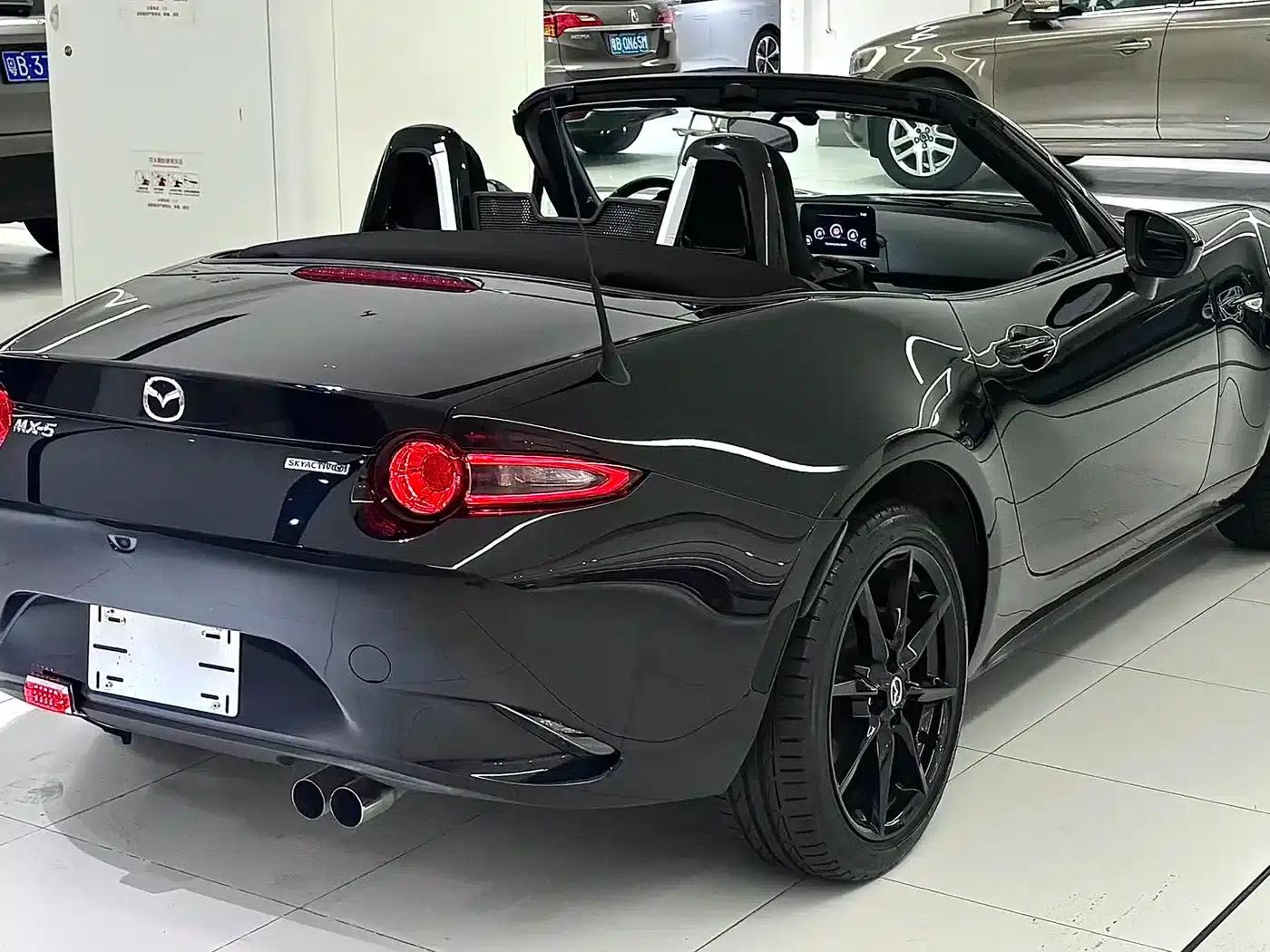Mazda MX-5 2022 2.0L Manual — миниатюра 8