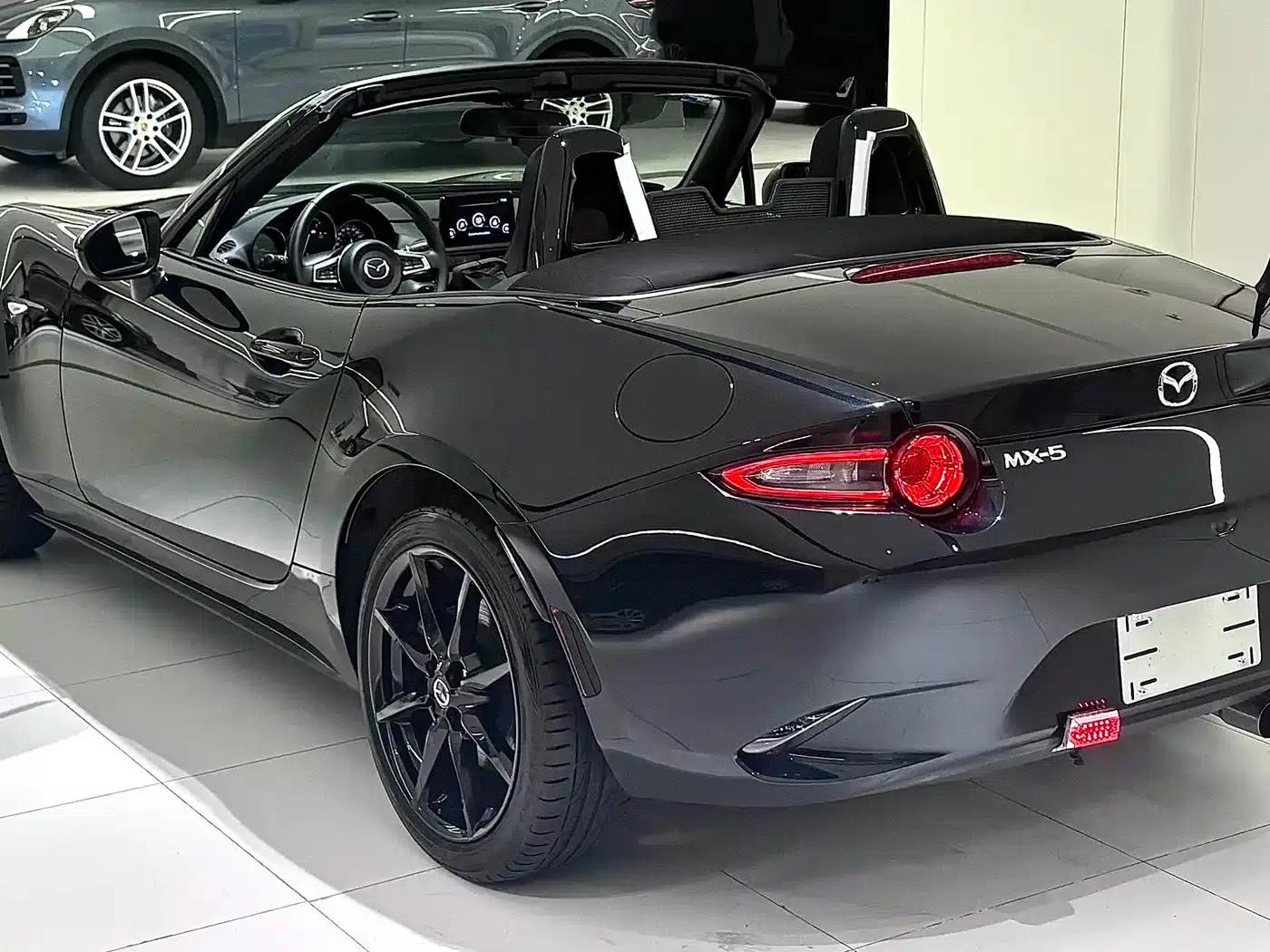 Mazda MX-5 2022 2.0L Manual — миниатюра 9