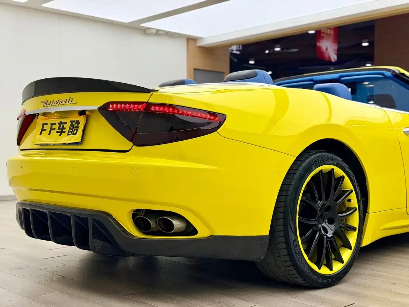 2012 GranCabrio 4.7L Sport — миниатюра 11