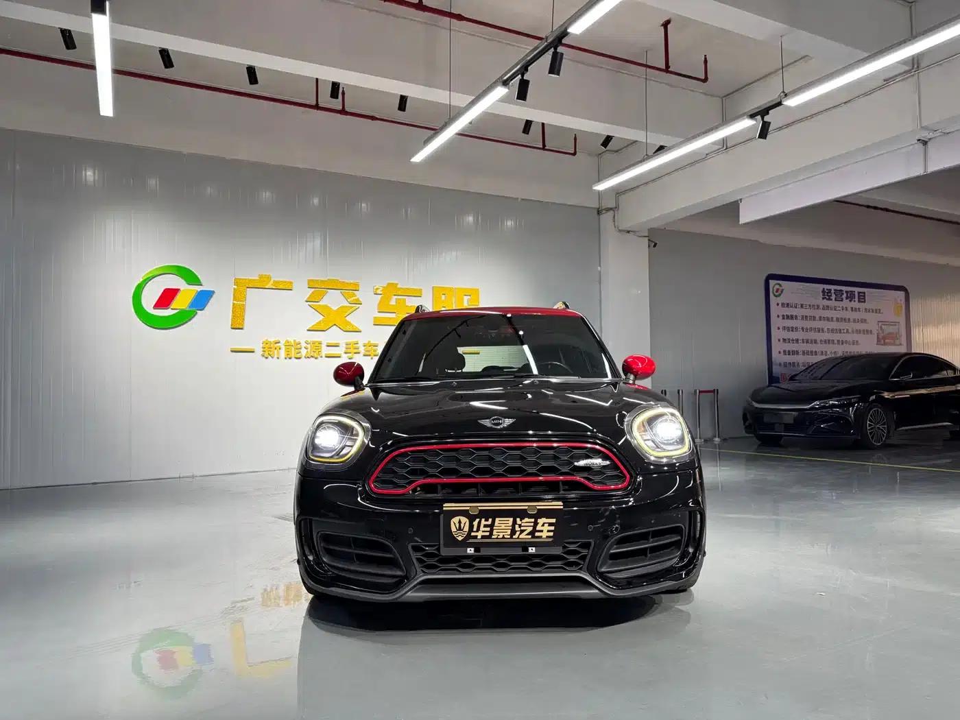 MINI JCW COUNTRYMAN 2018 2.0T JOHN COOPER WORKS — миниатюра 2