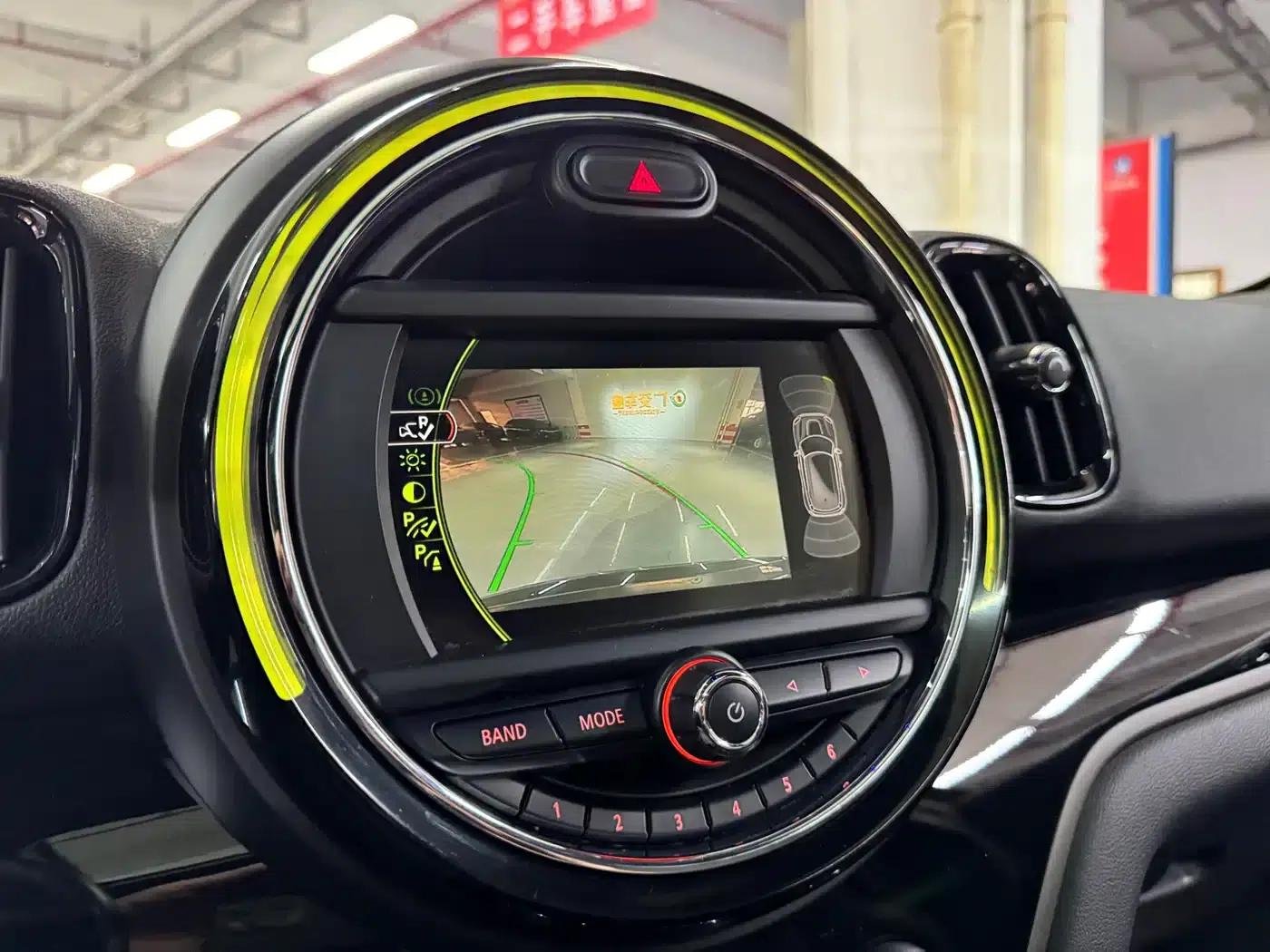 MINI JCW COUNTRYMAN 2018 2.0T JOHN COOPER WORKS — миниатюра 14
