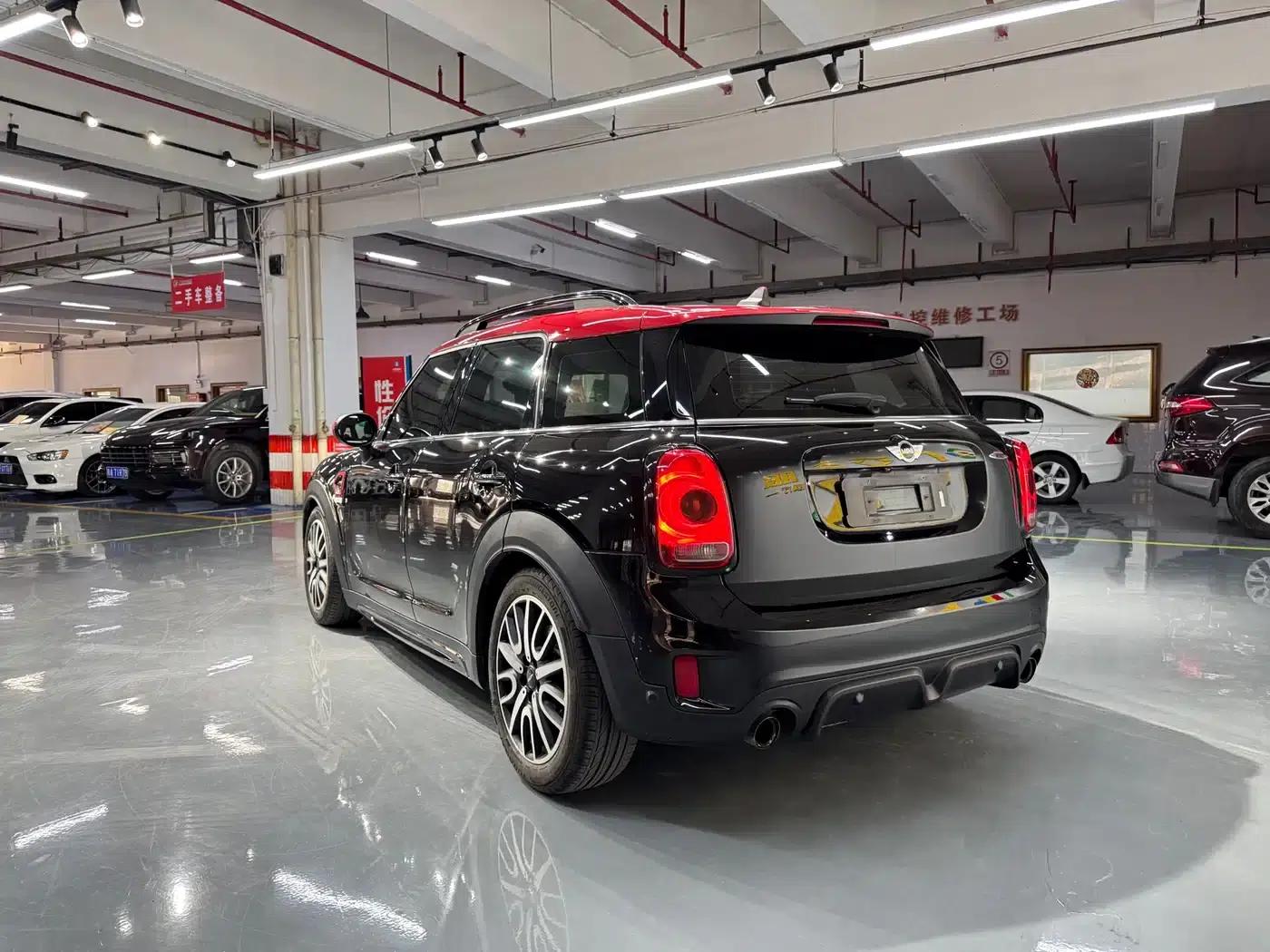 MINI JCW COUNTRYMAN 2018 2.0T JOHN COOPER WORKS — миниатюра 6