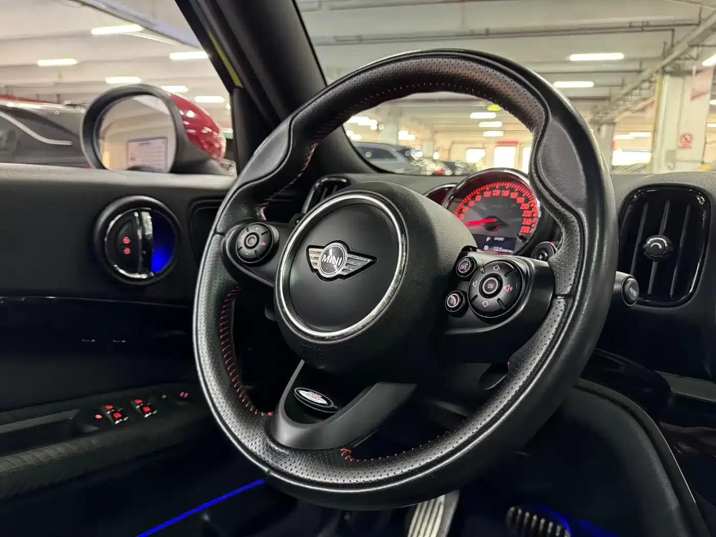 MINI JCW COUNTRYMAN 2018 2.0T JOHN COOPER WORKS — миниатюра 8