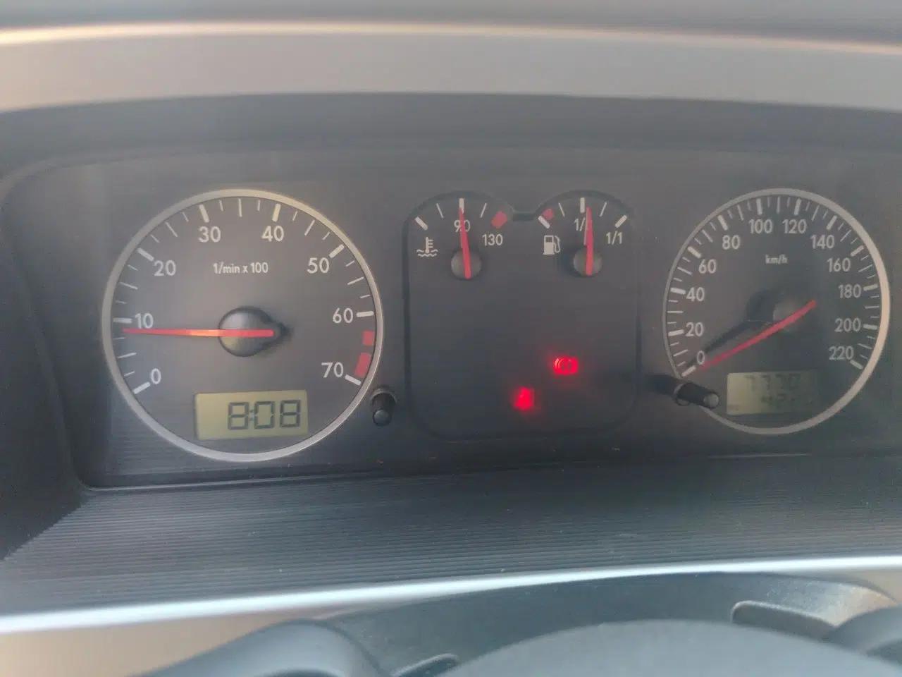 Volkswagen Santana Vista 2008 1.8L Manual Sishang Model — миниатюра 12