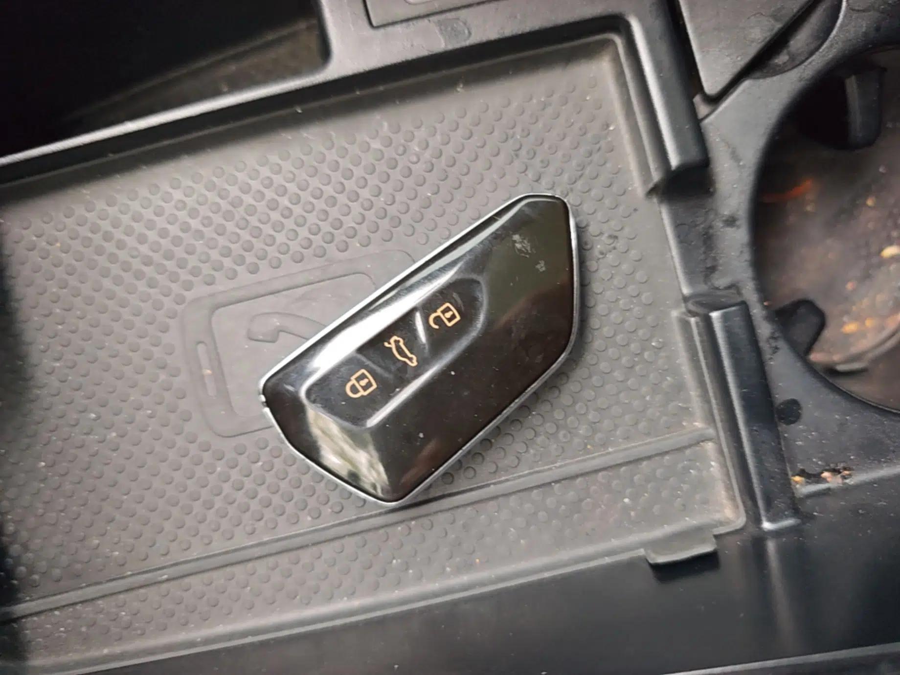 Volkswagen ID.6 X 2021 1st Edition ID. First Impression Edition — миниатюра 12