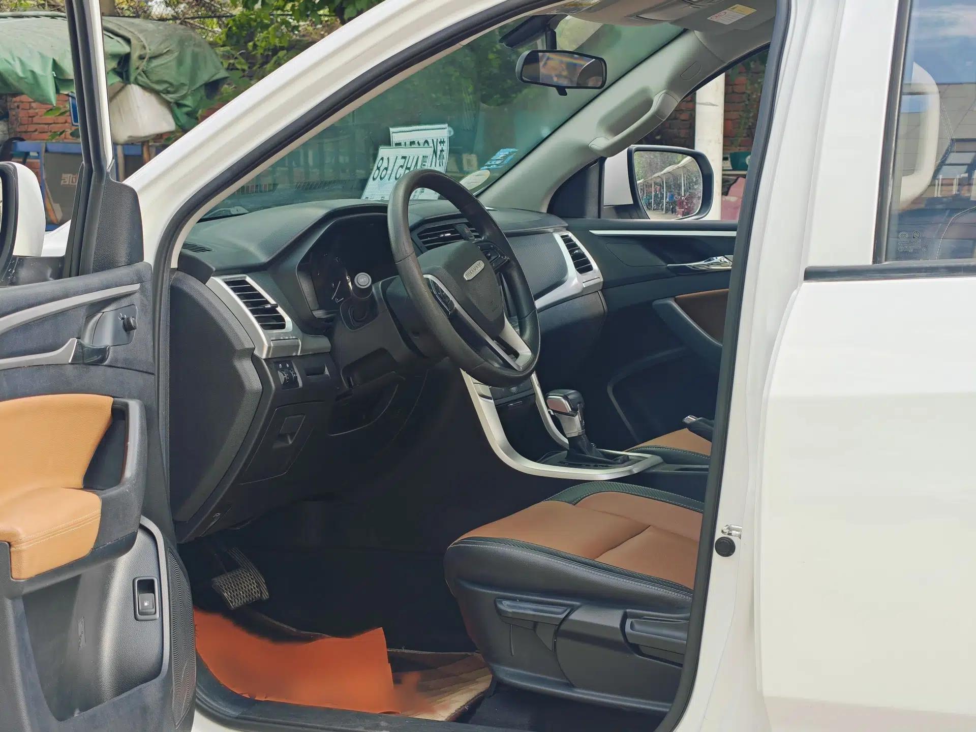 SAIC MAXUS T70 2021 2.0T Diesel Automatic 4x4 Elite Version with Long Bed and High Ground Clearance — миниатюра 19
