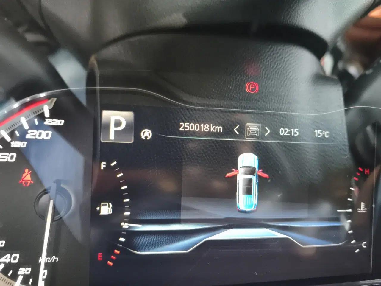 SAIC MAXUS D90 2019 2.0T Automatic 2WD Uranus China VI Standard — миниатюра 13