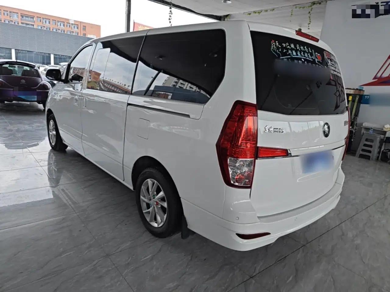 FORTHING Lingzhi PLUS 2024 1.5T Manual Luxury 7-Seater — миниатюра 4