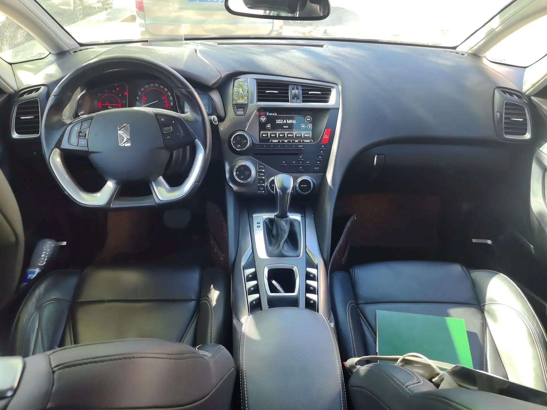 DS 5 2014 1.6T Luxury Edition THP160 — миниатюра 10