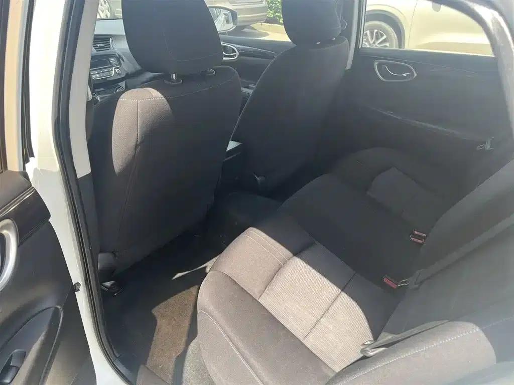 Nissan Sylphy EV 2018 Smart Edition — миниатюра 6