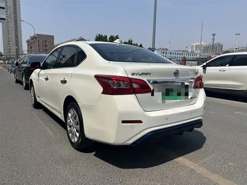 Nissan Sylphy EV 2018 Smart Edition — миниатюра 7