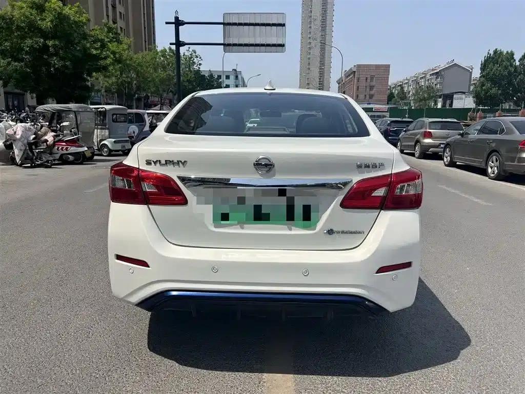 Nissan Sylphy EV 2018 Smart Edition — миниатюра 8
