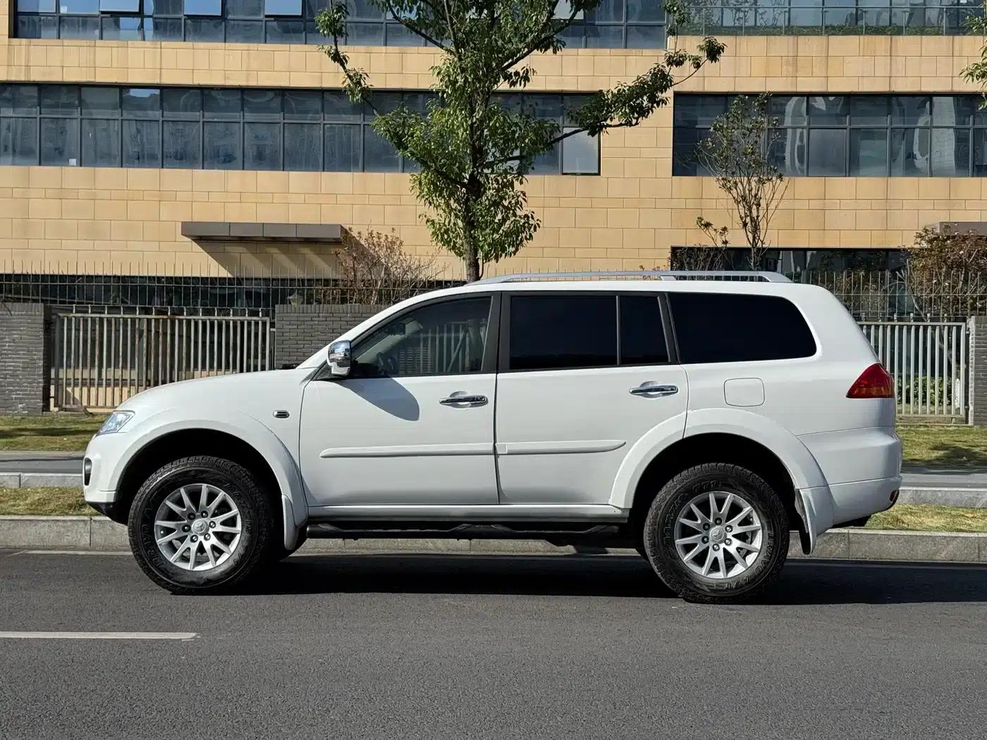 2013 Pajero Sport 3.0L Automatic 4WD Flagship Edition — миниатюра 14