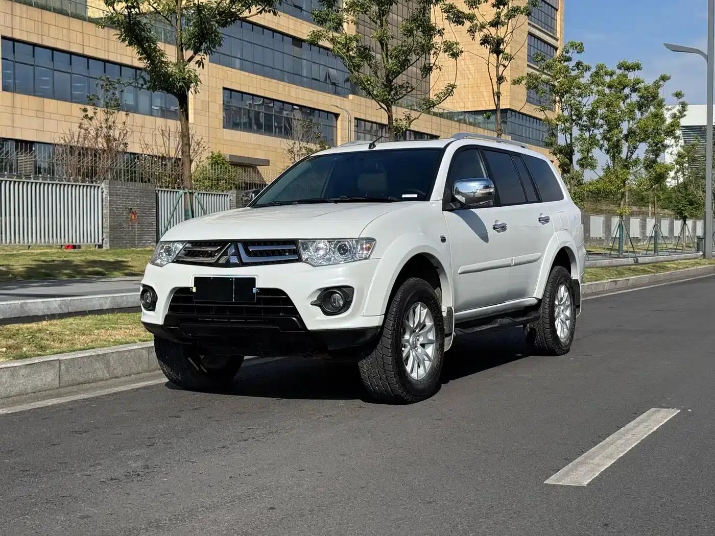 2013 Pajero Sport 3.0L Automatic 4WD Flagship Edition — миниатюра 15